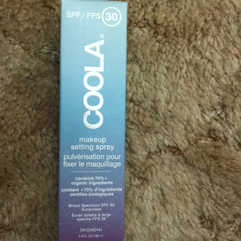 Coola makeup setting spray
